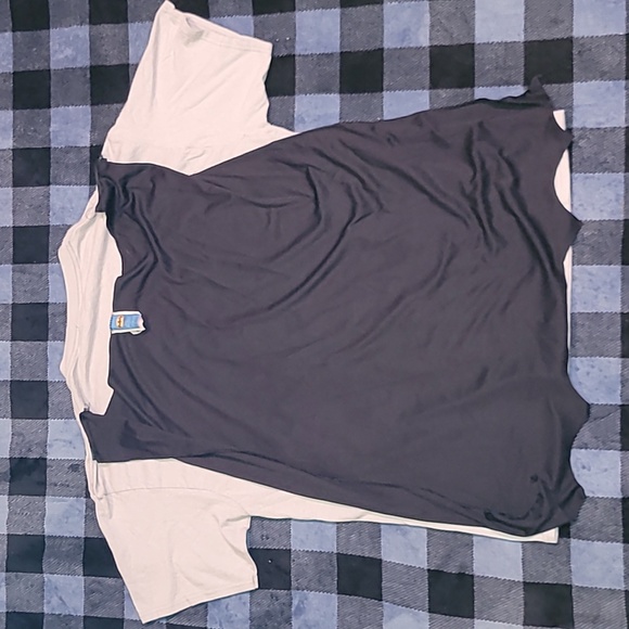 Made in USA.  Batman tee with velcro cape.  Worn but no issues.  Size XL - Picture 12 of 13